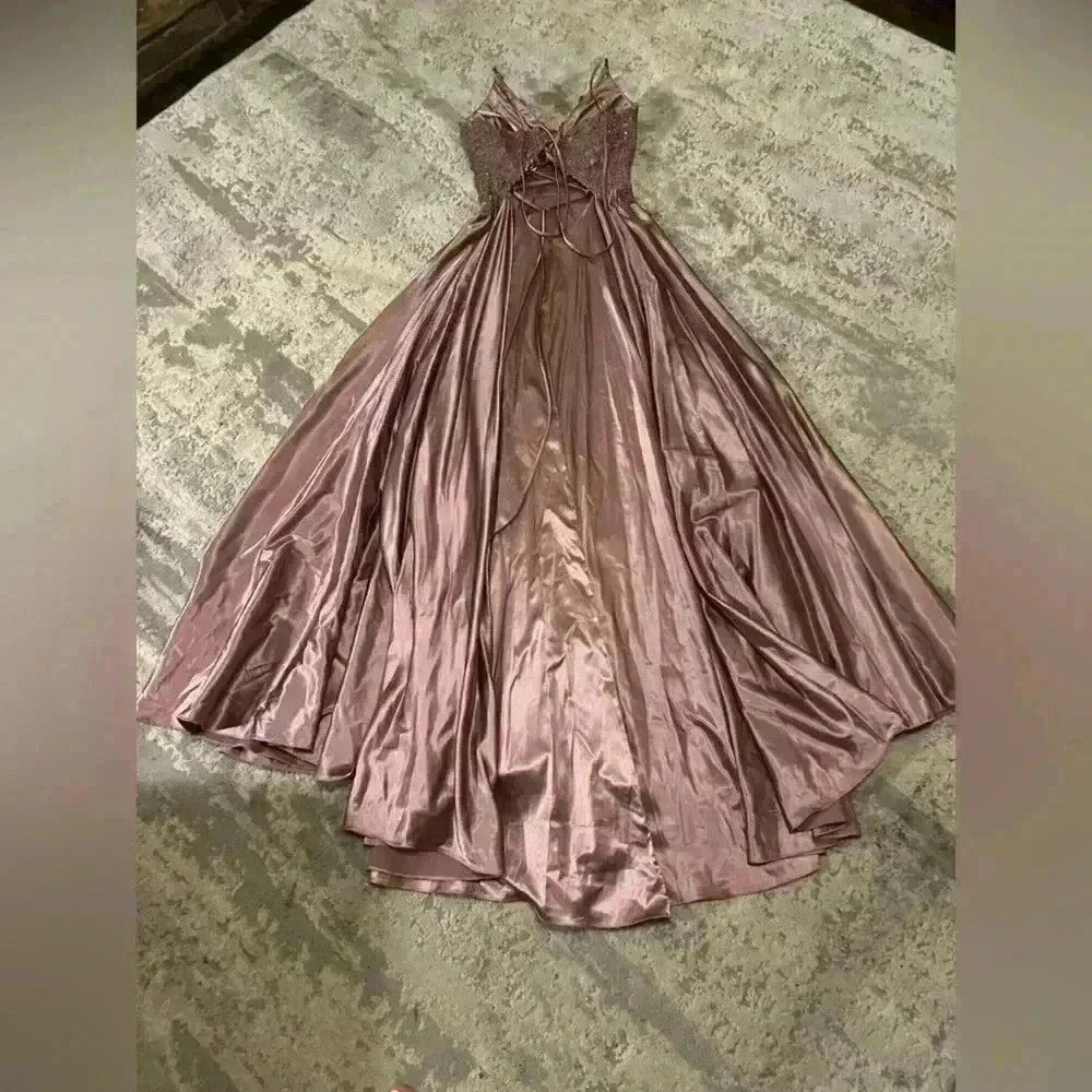 Faviana Gown - Picture 2 of 4